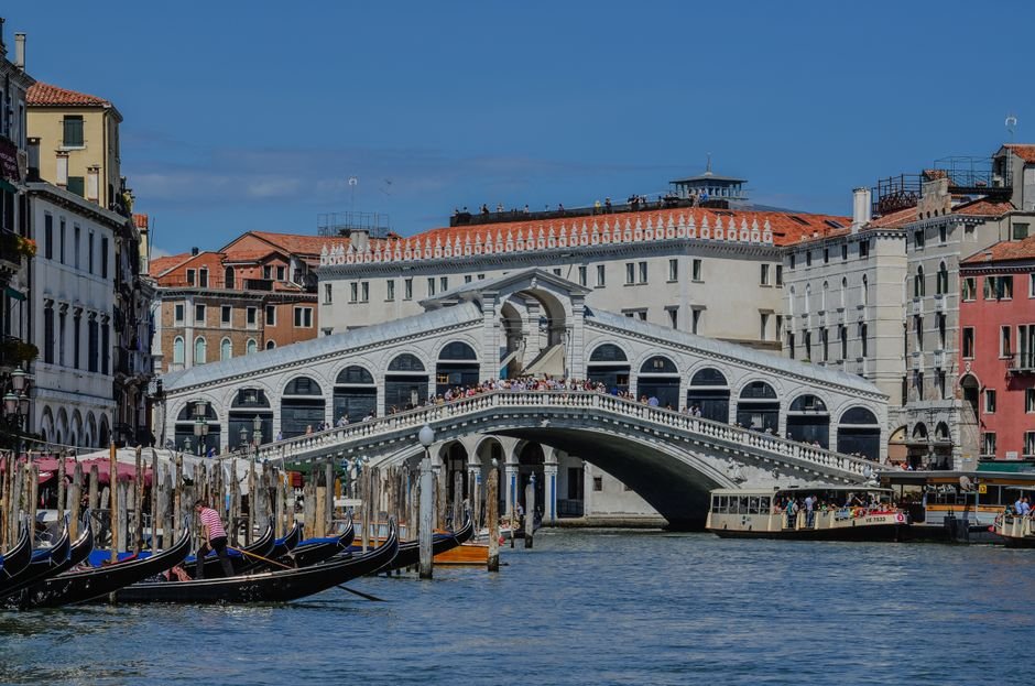 Venise : Gondoles, canaux et palais — guide avant que la ville disparaisse